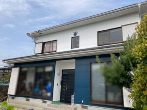 鳥栖市にてボードにポイントを入れ、超低汚染塗料で外壁塗装をしたお客様の声