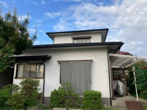 鳥栖市にてひび割れしやすいモルタル外壁をラジカルＧＨで保護した外壁塗装